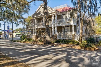 8 W 37th St in Savannah, GA - Building Photo - Building Photo
