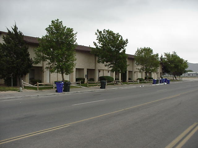 12745 Navajo Rd in Apple Valley, CA - Building Photo - Building Photo