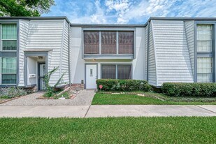 10188 Beekman Pl Dr in Houston, TX - Building Photo