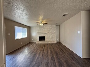 808 N Elkhart Ave in Lubbock, TX - Building Photo - Building Photo