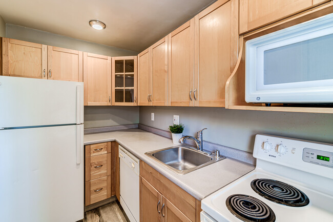 109 E Glebe Rd, Unit C in Alexandria, VA - Building Photo - Building Photo
