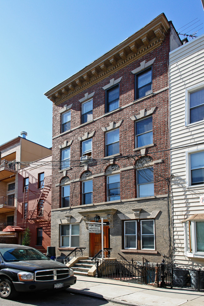 159 Newell St in Brooklyn, NY - Foto de edificio - Building Photo
