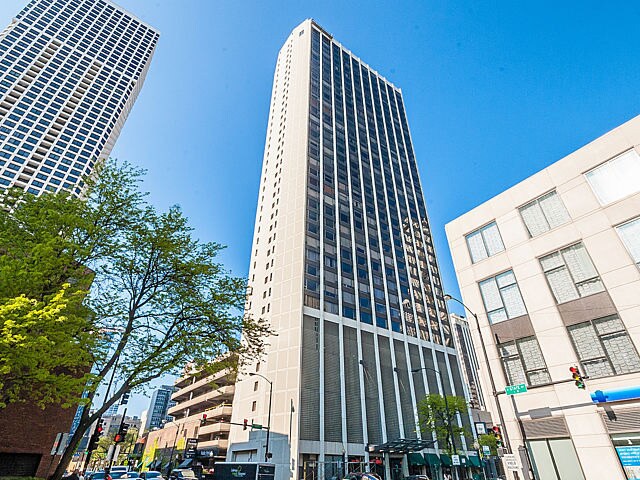 property at 2 E Oak St