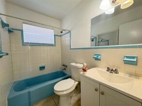 4340 NW 21st Ave in Fort Lauderdale, FL - Building Photo - Building Photo