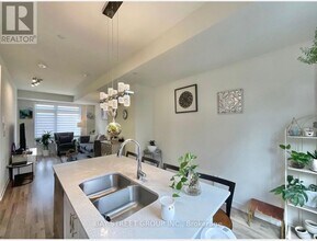 370 G Red Maple Rd in Richmond Hill, ON - Building Photo - Building Photo