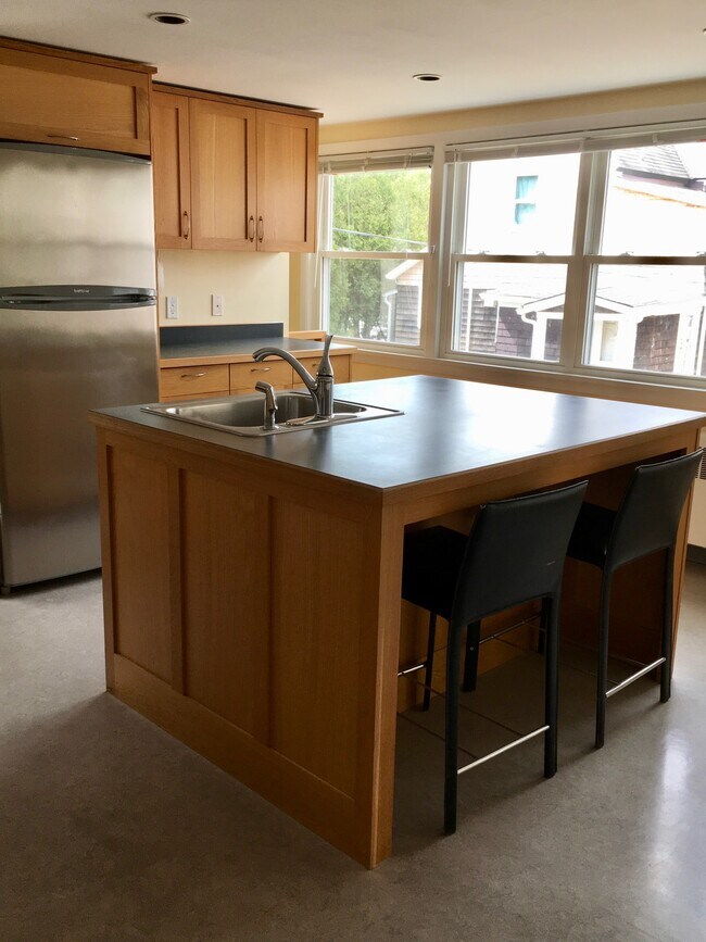 26 Grove St in New Canaan, CT - Building Photo - Building Photo