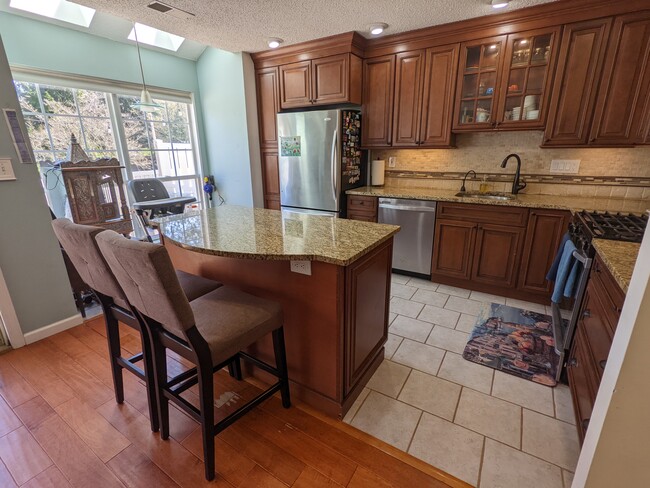 20 Balboa Ln in Franklin Park, NJ - Foto de edificio - Building Photo