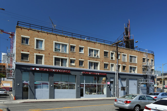 3803 W 8th St in Los Angeles, CA - Building Photo - Building Photo