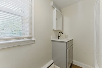 357 Granite St in Quincy, MA - Building Photo - Building Photo