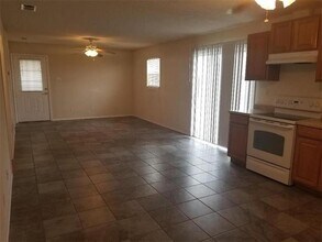406 N Denny St in Howe, TX - Building Photo - Building Photo