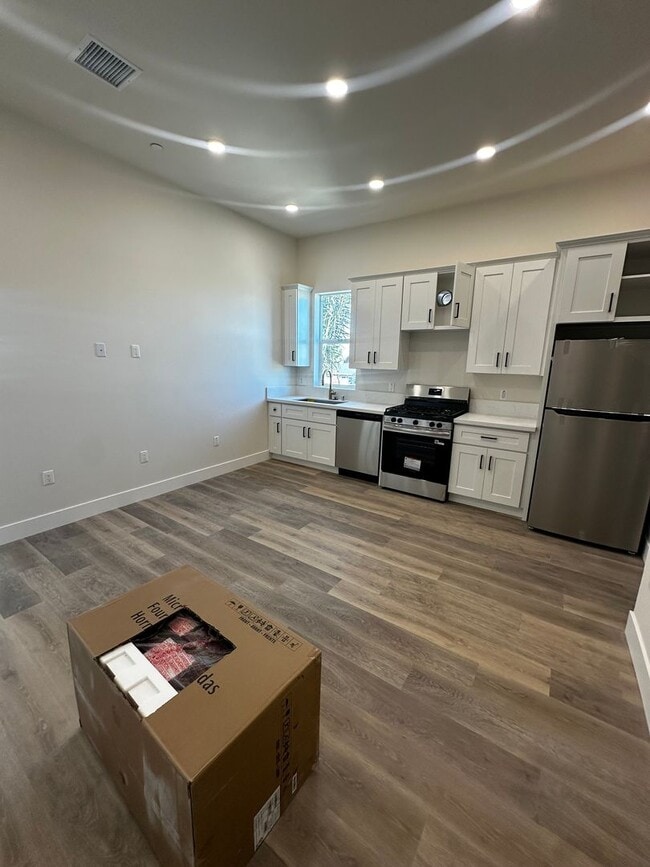 1015 W 21st St in Los Angeles, CA - Foto de edificio - Building Photo