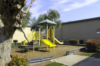 Sequoia Ridge in Fresno, CA - Foto de edificio - Building Photo