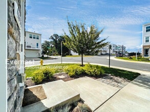 4091 Elizabeth Reed Wy in Lake Ridge, VA - Building Photo - Building Photo