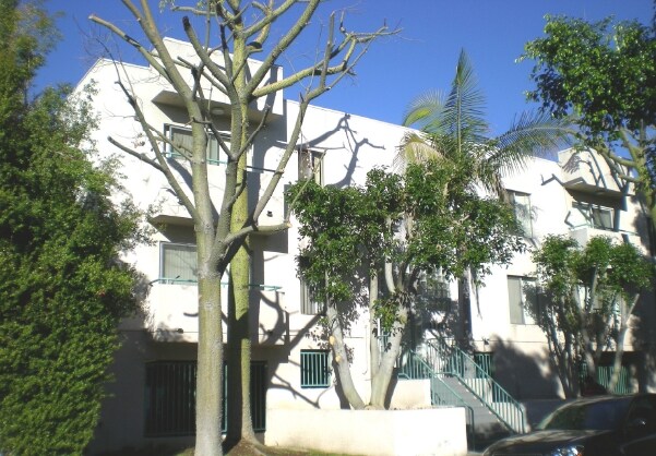 11117-11123 Hartsook St in North Hollywood, CA - Foto de edificio - Building Photo