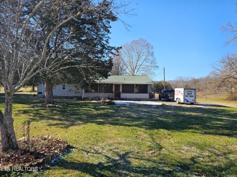 184 Glade Rd in Cumberland Gap, TN - Building Photo