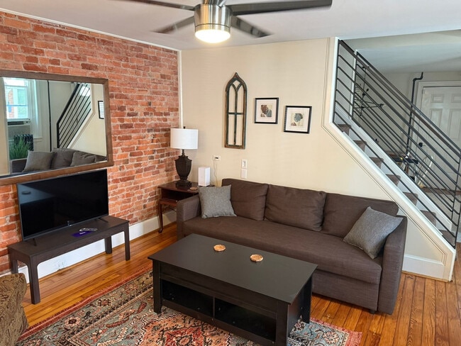 39 Thomas Ave in Bryn Mawr, PA - Building Photo - Building Photo