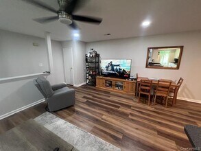 30 Navajo Ct in Brookhaven, NY - Building Photo - Building Photo