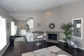 Spinnaker Apartments in Des Moines, WA - Building Photo - Building Photo