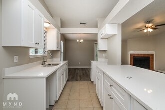 12418 Hidden Brook Dr in Tampa, FL - Foto de edificio - Building Photo