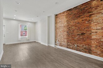 2835 W Montgomery Ave in Philadelphia, PA - Building Photo - Building Photo