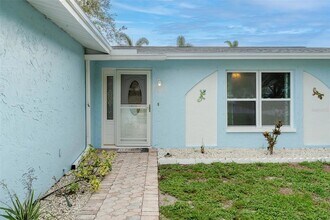 8918 134th St N in Seminole, FL - Building Photo - Building Photo