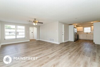 9426 Legend Ln in Port Richey, FL - Building Photo - Building Photo