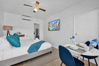 335 Desoto St in Hollywood, FL - Building Photo - Building Photo