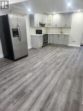 34 Pinestaff Rd in Brampton, ON - Building Photo - Building Photo