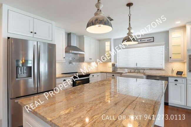 2224 Tinker St in Port Charlotte, FL - Building Photo - Building Photo
