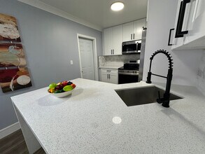 814 SW 12th Pl in Fort Lauderdale, FL - Building Photo - Building Photo