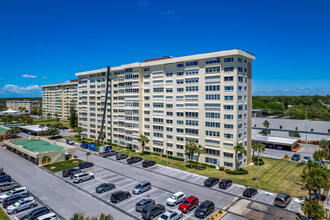 Washington House at Sea Towers in St. Petersburg, FL - Foto de edificio - Building Photo