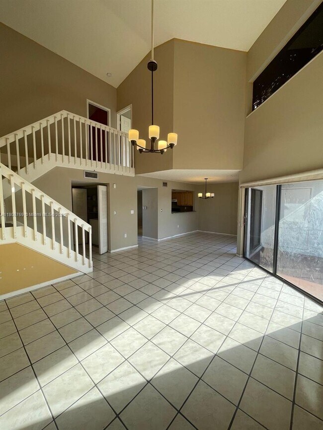 2309 San Remo Cir in Homestead, FL - Building Photo - Building Photo