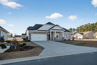 1002 Jase Dr in Longs, SC - Foto de edificio - Building Photo