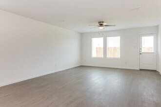 102 Wild Rose Dr in Balch Springs, TX - Building Photo - Building Photo