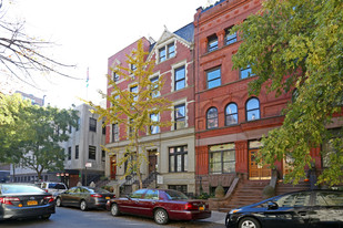 128 W 82nd St in New York, NY - Building Photo