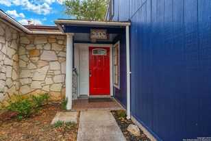 6519 Spring Manor St in San Antonio, TX - Building Photo