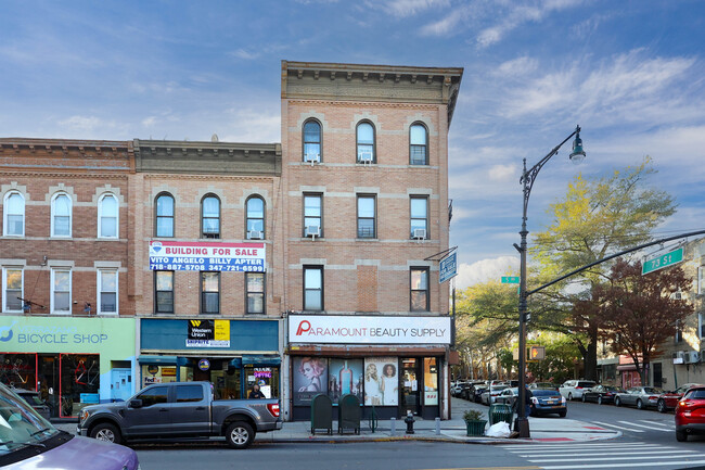 7302 5th Ave in Brooklyn, NY - Foto de edificio - Building Photo