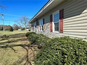8927 Main St in Godwin, NC - Building Photo - Building Photo