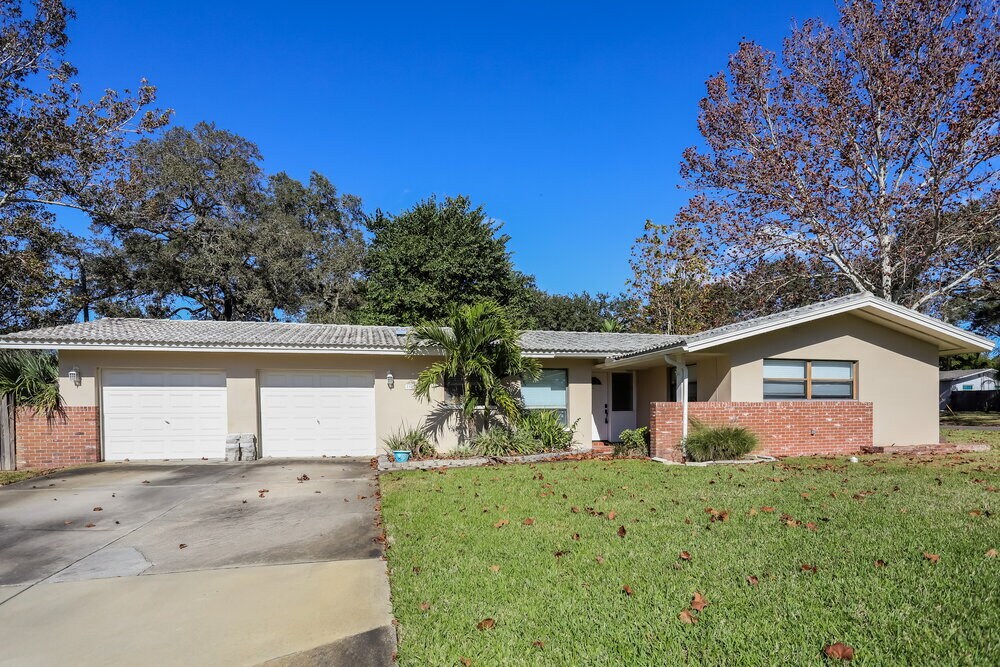 1940 Ripon Dr in Clearwater, FL - Building Photo