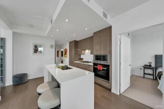 5289 Cambie St in Vancouver, BC - Building Photo - Building Photo