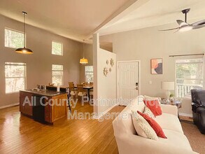 837 Forrest Cir SE in Atlanta, GA - Building Photo - Building Photo