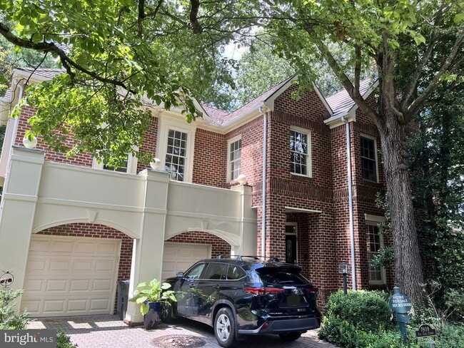 property at 7809 Fox Gate Ct