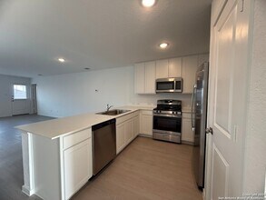 224 Ottawa Wy in New Braunfels, TX - Building Photo - Building Photo