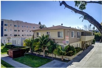 8546 CASHIO STREET APT 1 in Los Angeles, CA - Foto de edificio - Building Photo
