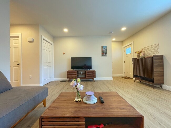 171 Dunnell Ave in Pawtucket, RI - Foto de edificio - Building Photo