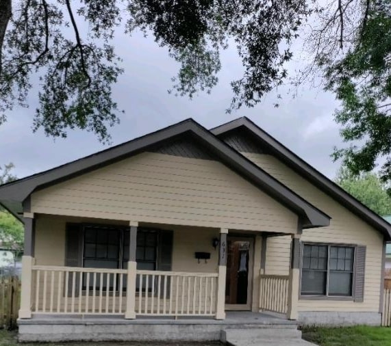 property at 631 W 40th St