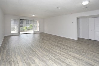 39th Avenue in Gainesville, FL - Building Photo - Interior Photo