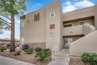 1909 Mountain Hills Ct, Unit 205 in Las Vegas, NV - Building Photo - Building Photo