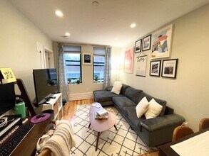419 Hanover St in Boston, MA - Building Photo - Building Photo