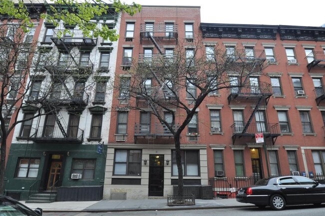 property at 417 W 56th St
